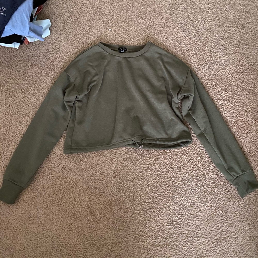 pull string long sleeve